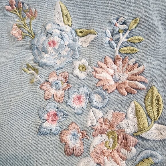 Woman Within Bermuda Shorts w/Embroidered Floral Design, Women's Size 14W - Picture 8 of 16